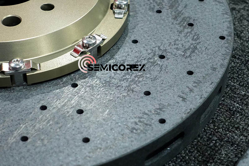 Analýza karbon-keramických kompozitních brzdových systémů